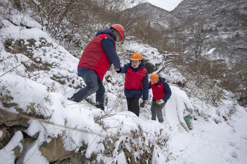 积极应对寒潮 保民生温暖度冬